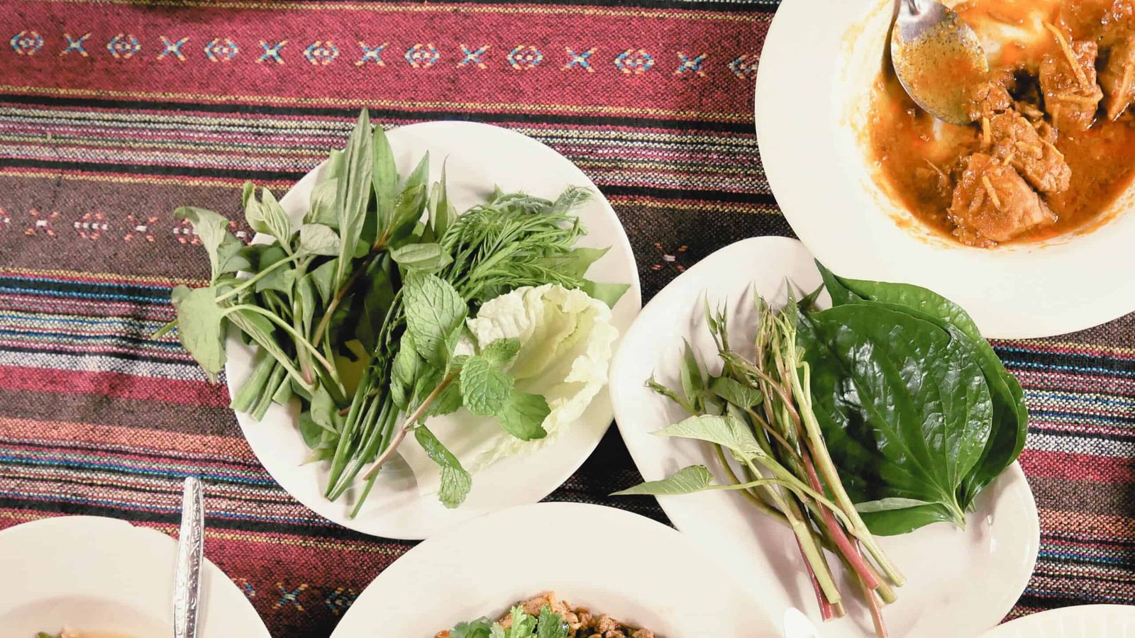 12 Types of Thai Food Restaurants You'll Find in Chiang Mai — and How to Order Like a Local