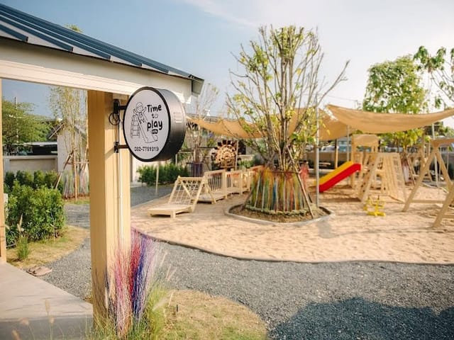 TIME TO PLAY Cafe and Playground