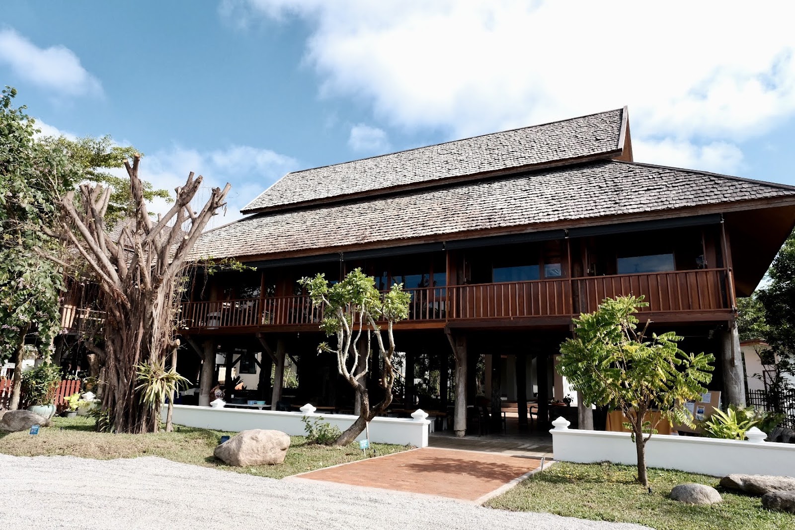 Esara International School