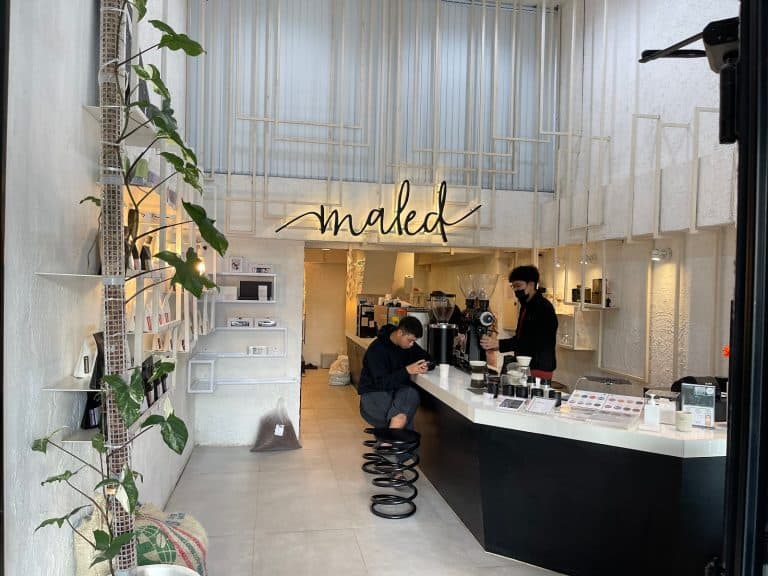 Maled Coffee Roasters : โรงคั่วเมล็ด - Image 1