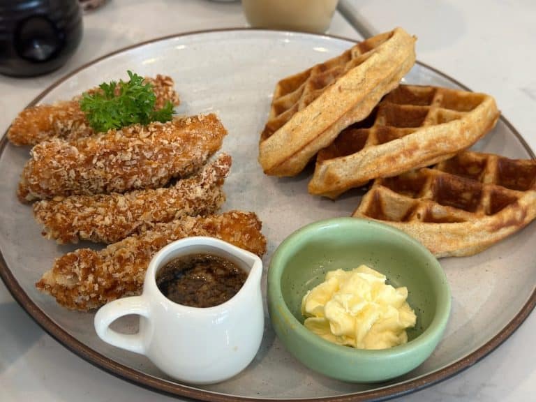 Bella Goose Cafe on the Pond - Image 4