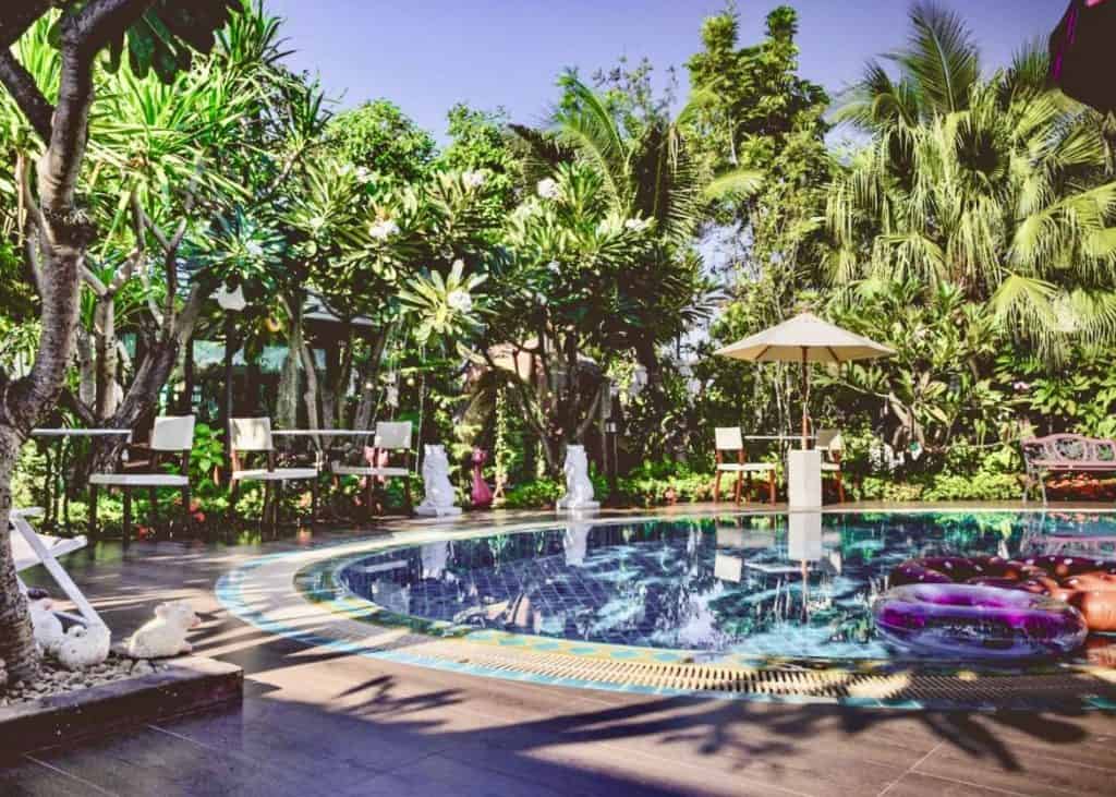 42 Cafe Garden & Resort
