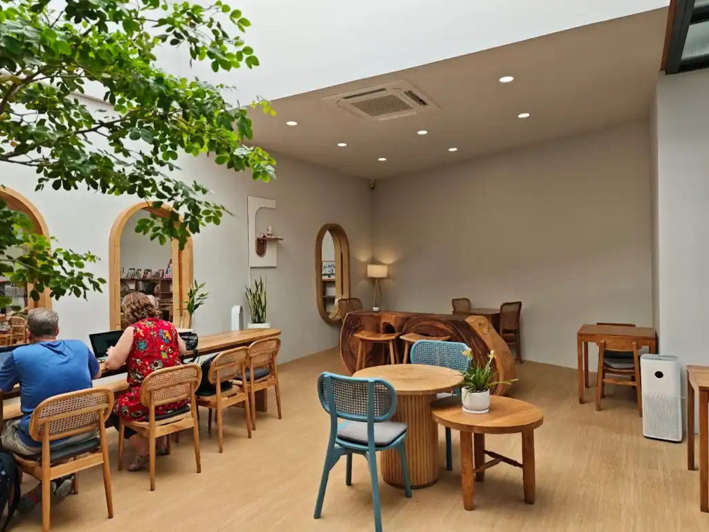 The Ours Cafe image